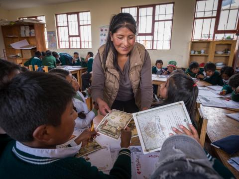 Felisia teaches her class in Bolivia