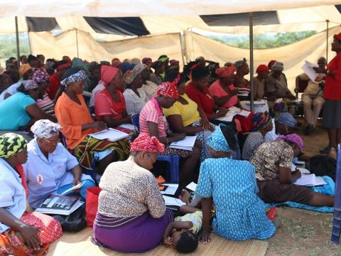 Over 1,000 women are being trained as rural health motivators in Lubombo and Shiselweni regions to combat malnutrition and the health problems caused by El Nino.