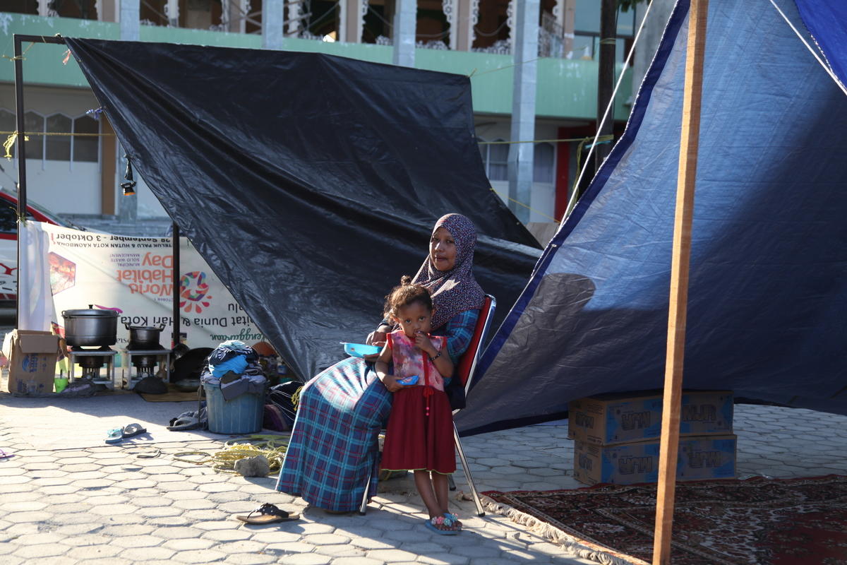 Dian and daughter Dilfarani after Palu Tsunami