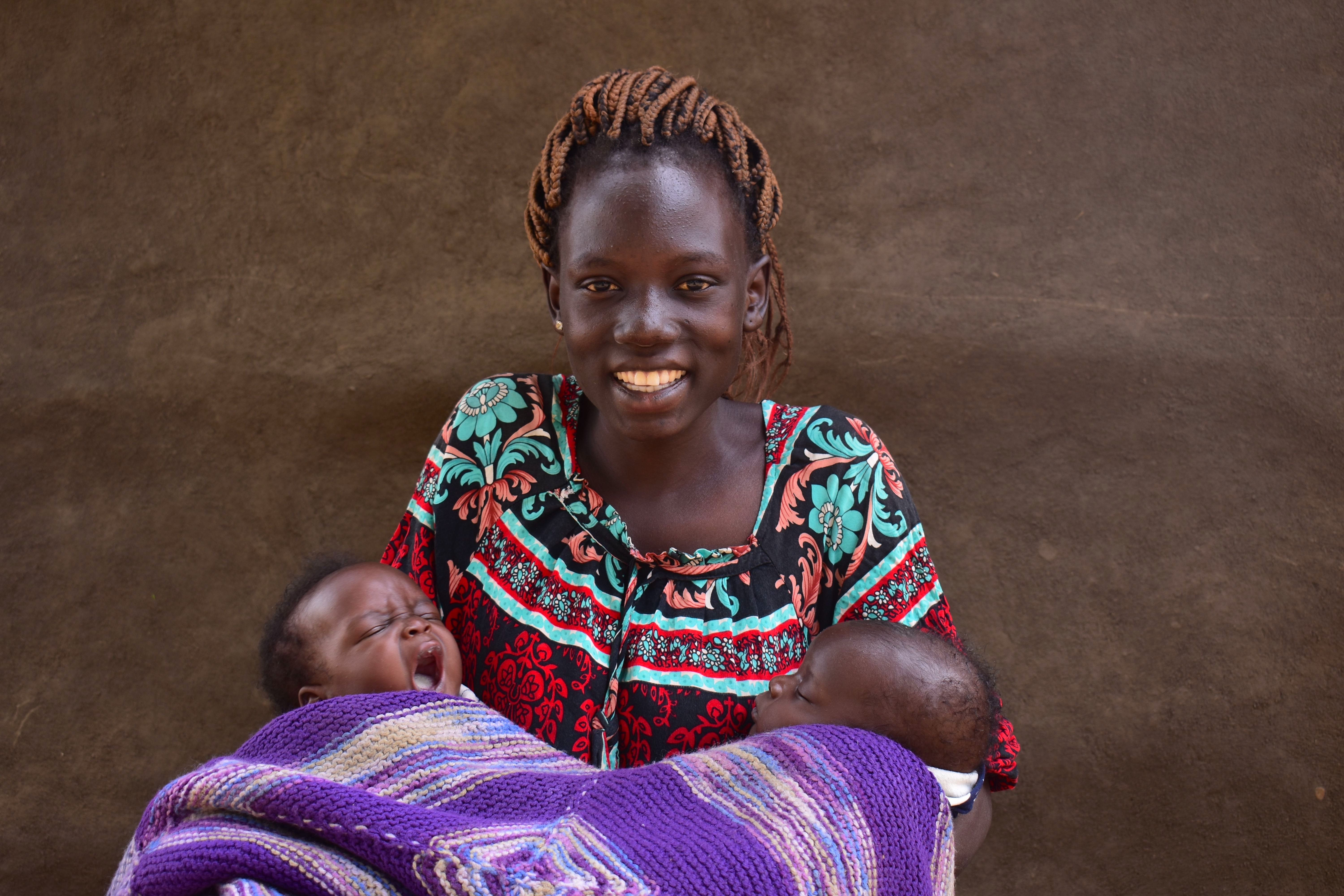 Knitted blankets keep babies warm during South Sudan’s cold season