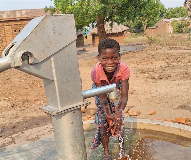 A Brighter Future: How Clean Water Supports Girls in Mozambique |  Mozambique | World Vision International