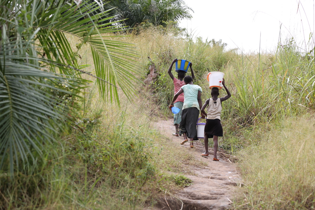 Ngalula, an 11-year-old girl from Kasai, shares her future dreams. She wants leaders to provide solutions to water problems in her community. “Every day, I help my aunt to wash dishes. I also help her to fetch drinking water from the stream.