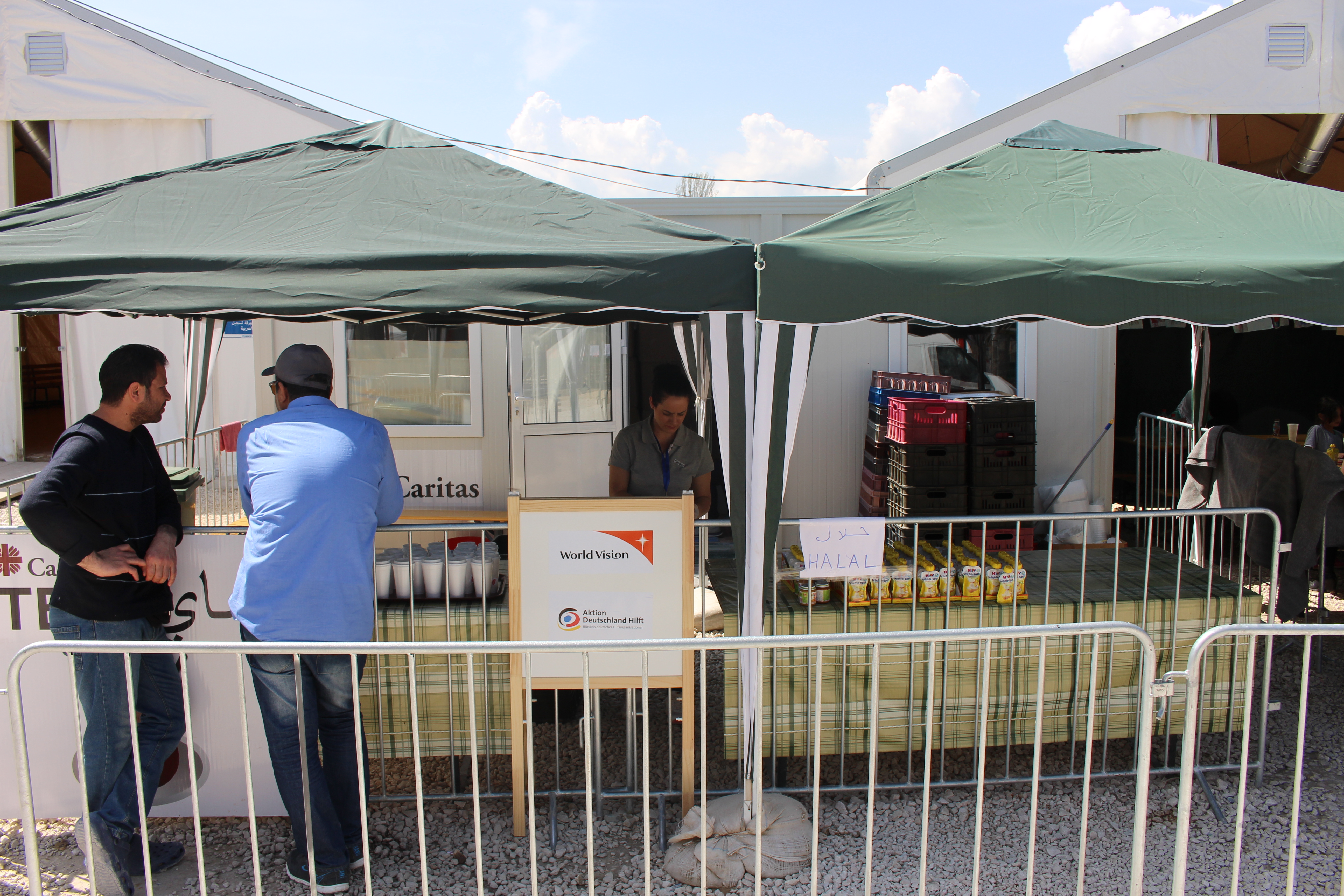 Food distribution stand