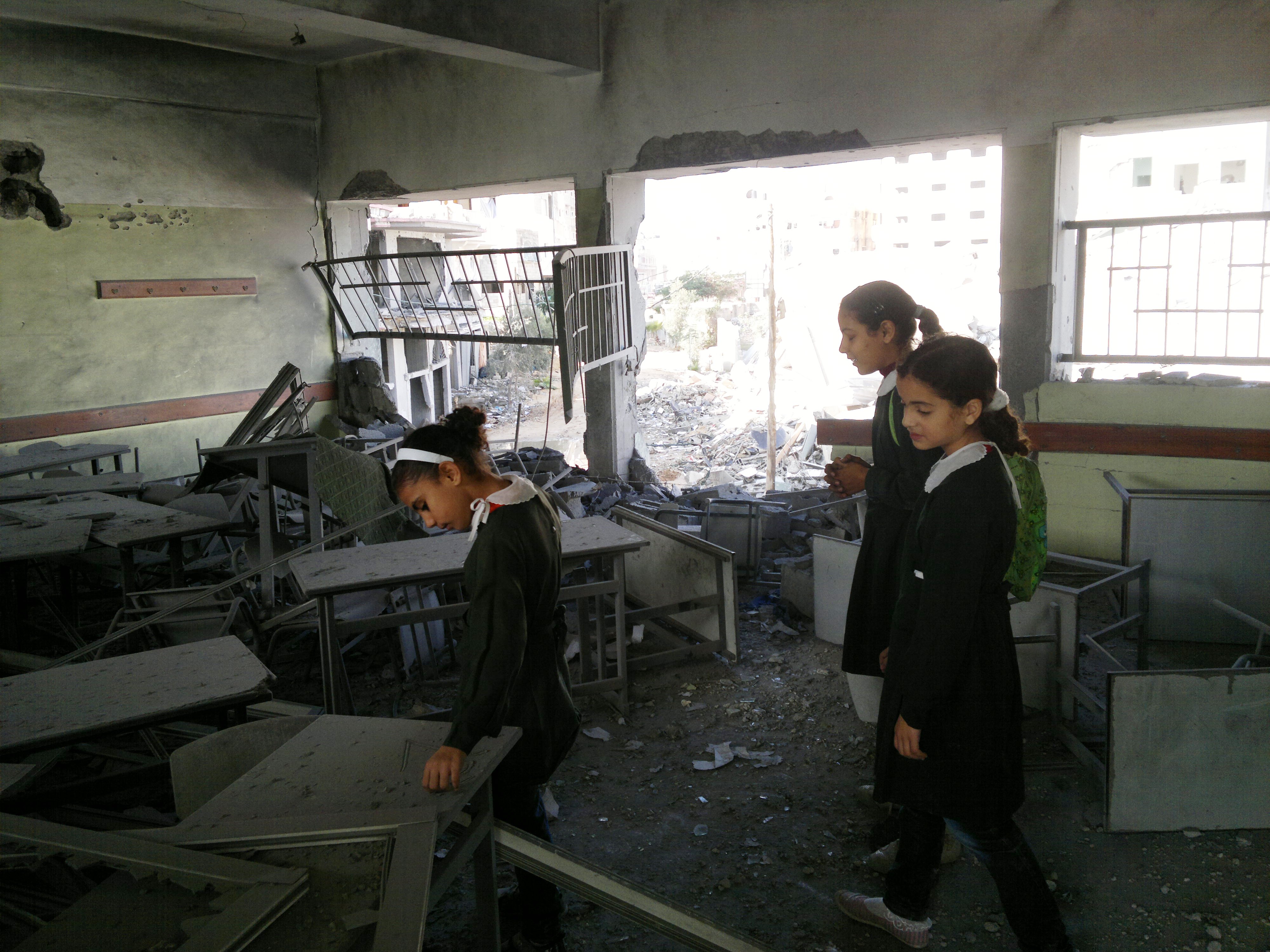Rising from the rubble Palestinian students in Gaza return to school