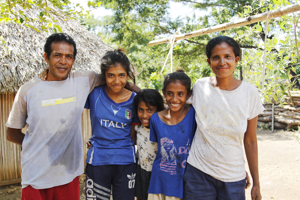 Julio and Judit with three of their daughters