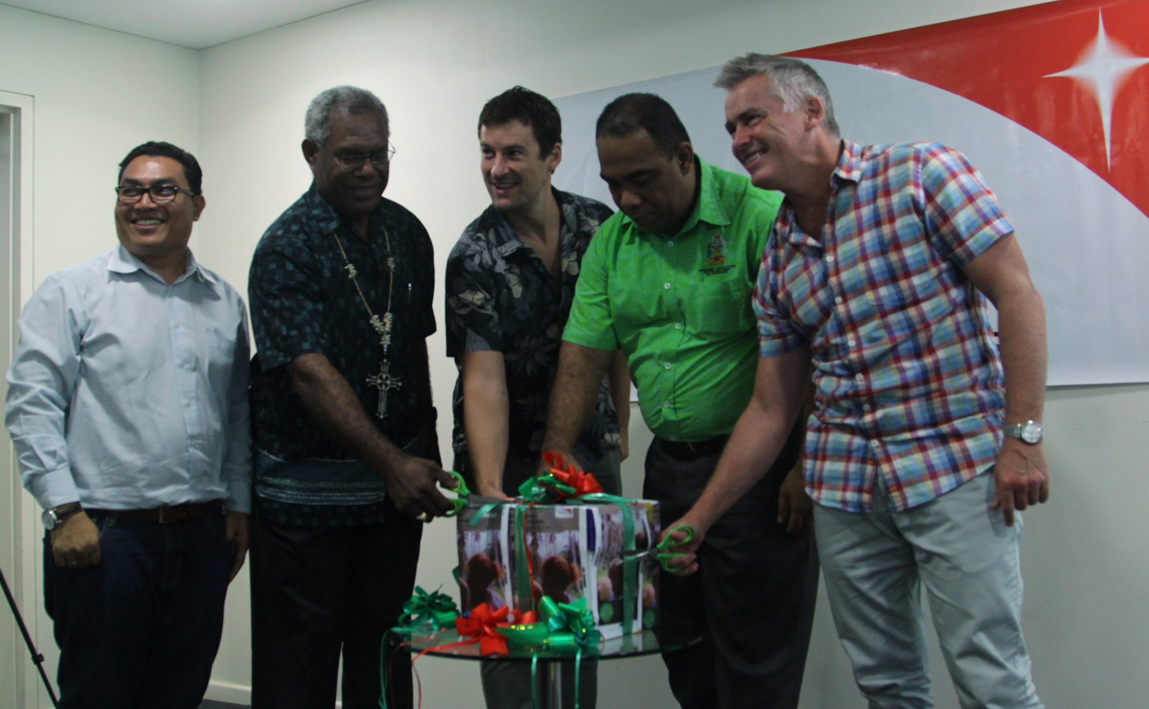 World Vision Country Director Janes Ginting, Archbishop George Takeli, Deputy NZ High Commissioner Tim Breese, Permanent Secretary of the Ministry of Environment, Melchior Mataki and Australian Deputy High Commissioner Michael Hassett, launch the 2016 Ann