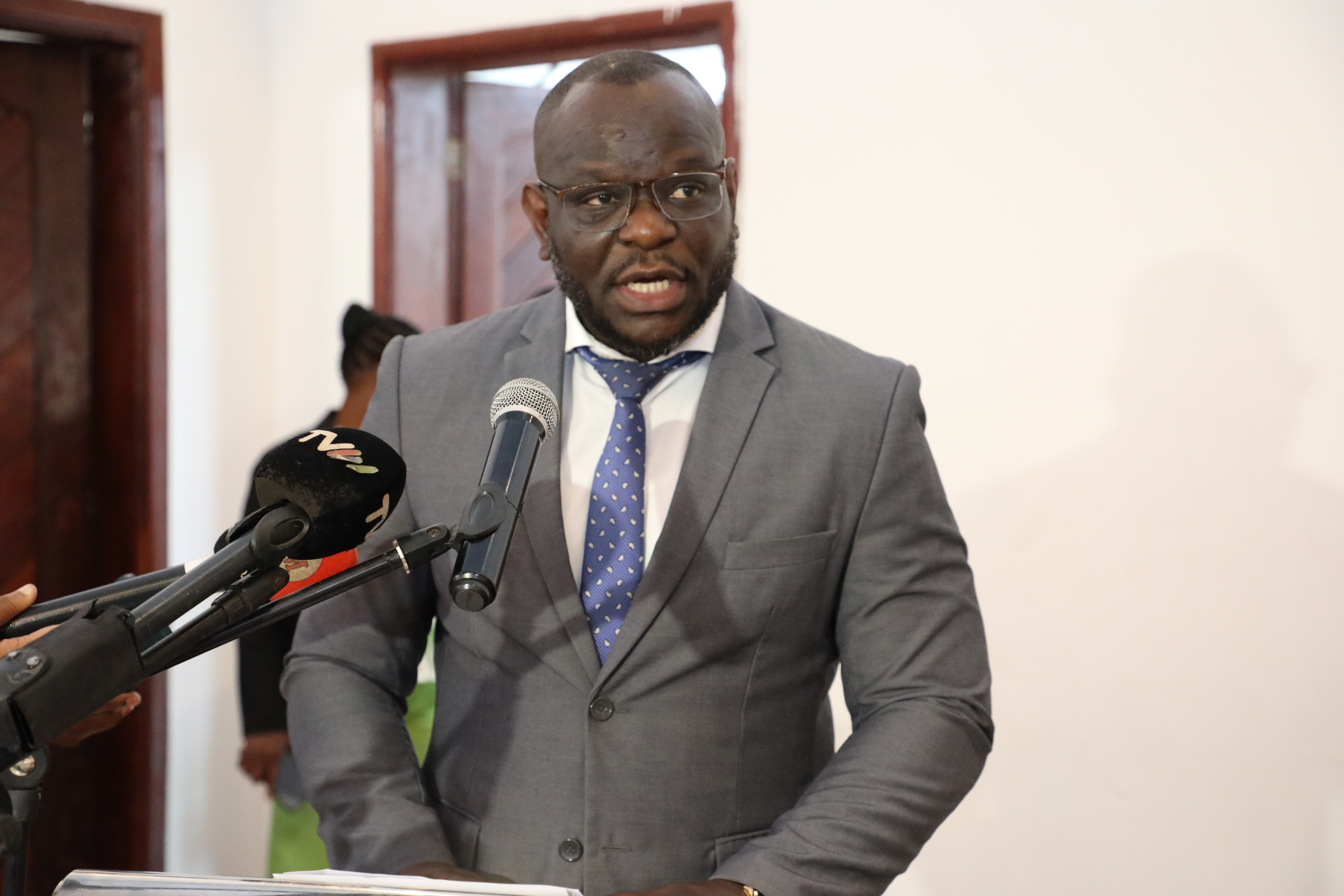 Alfredo Francisco's picture in a speach