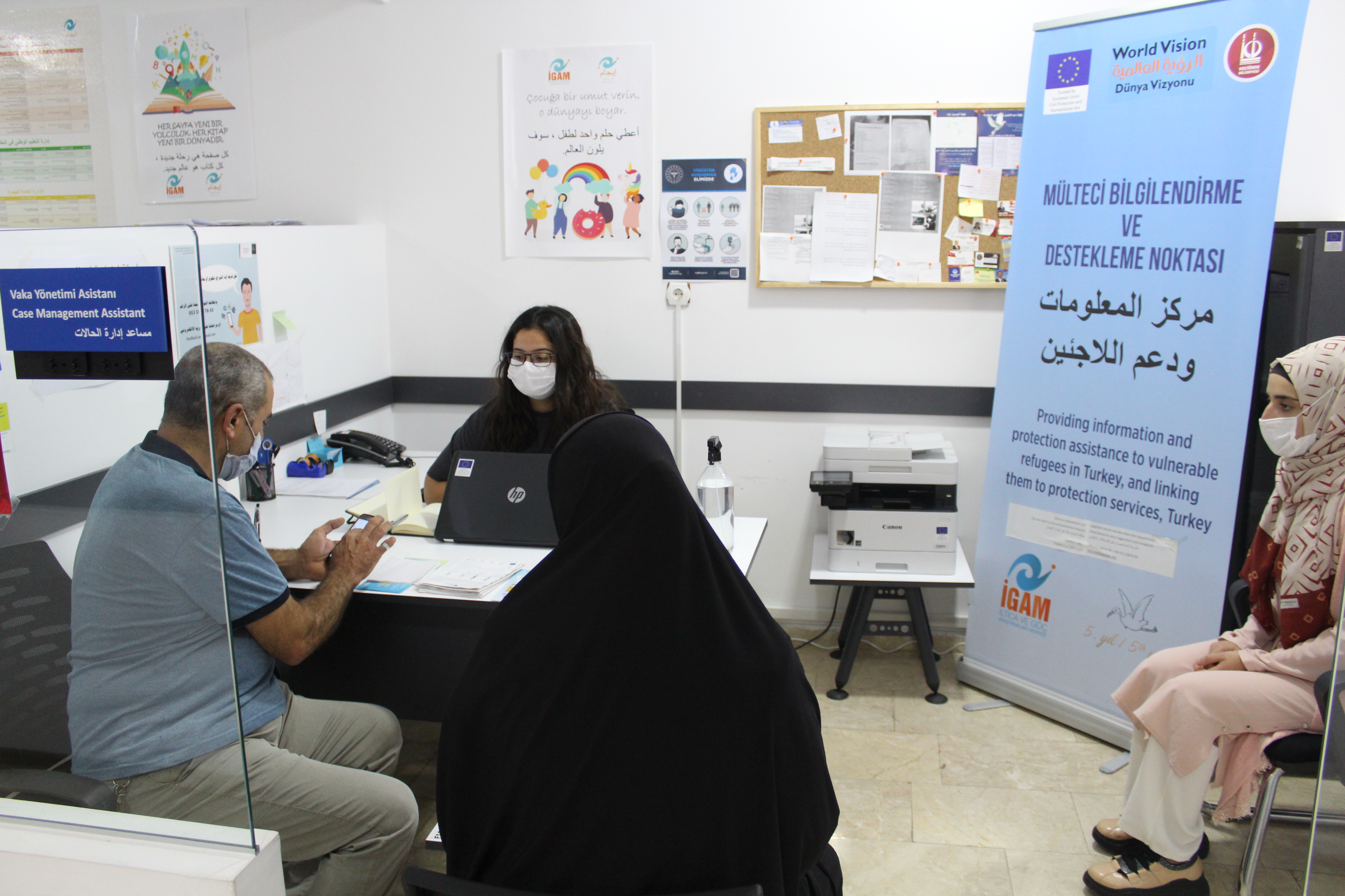 Murad*, a Syrian refugee, and his family visited IGAM’s InfoHub to find a way for his 16-year-old son to continue his education. 