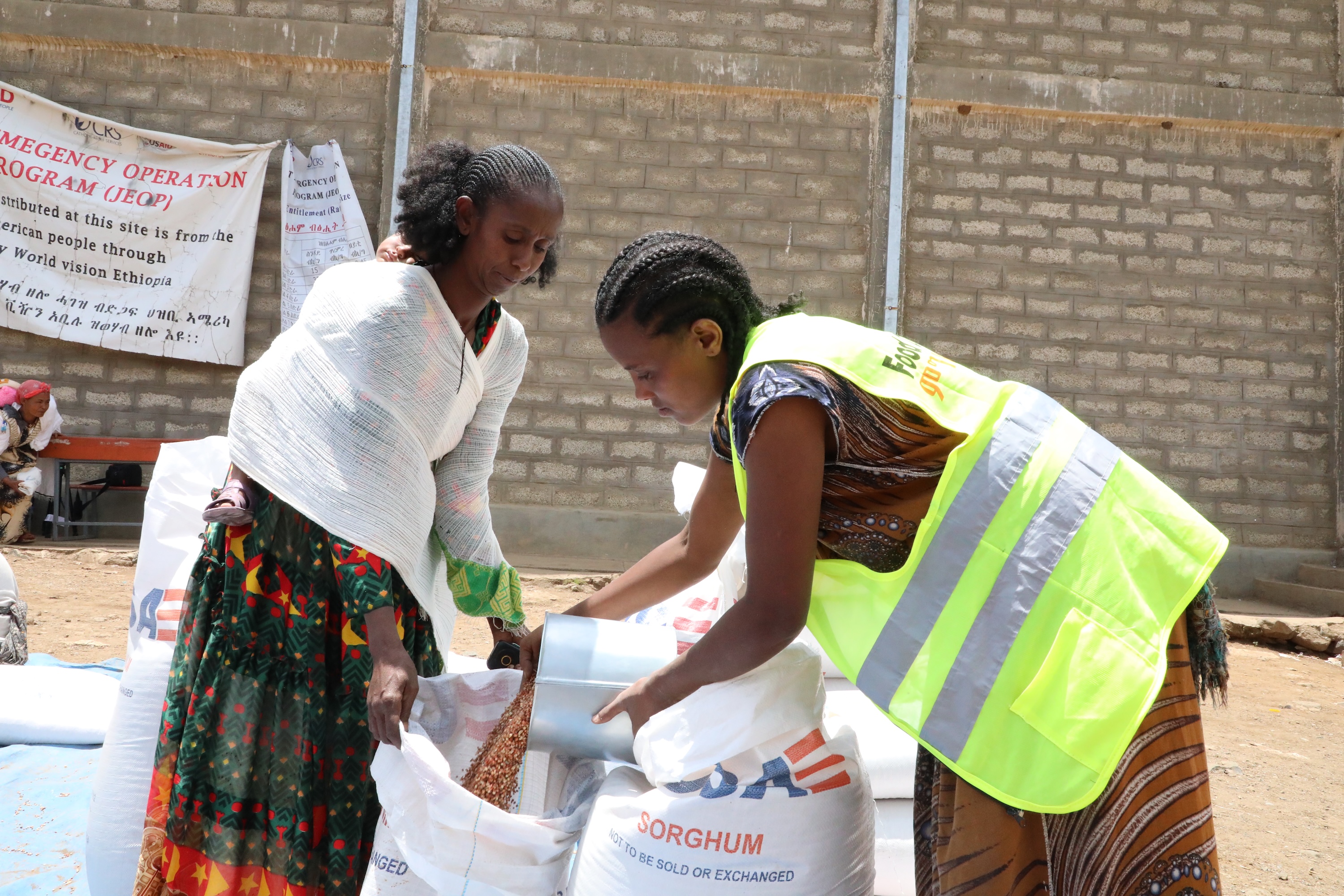 Kendehaftey receiving sorgum