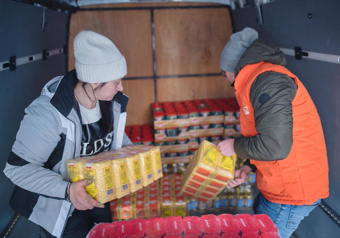 World Vision staff and volunteers deliver food and non food aid to hospital in Ukraine