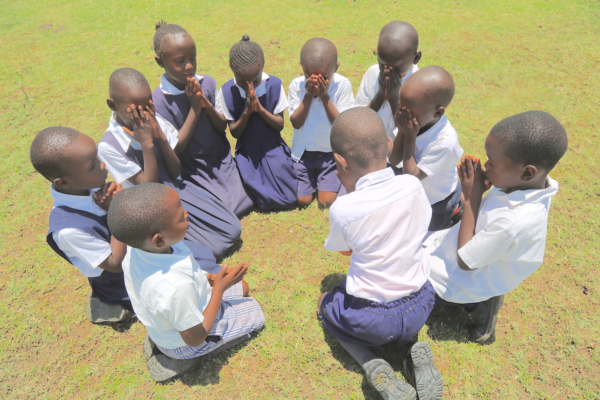 Children and their families usually thank God for His blessings and love during Christmas. 