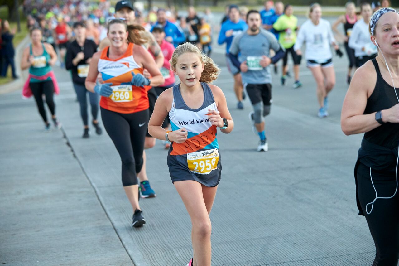 Addyson running a half-marathon (21 kilometres) to raise funds for water in Africa. ©World Vision Photo 