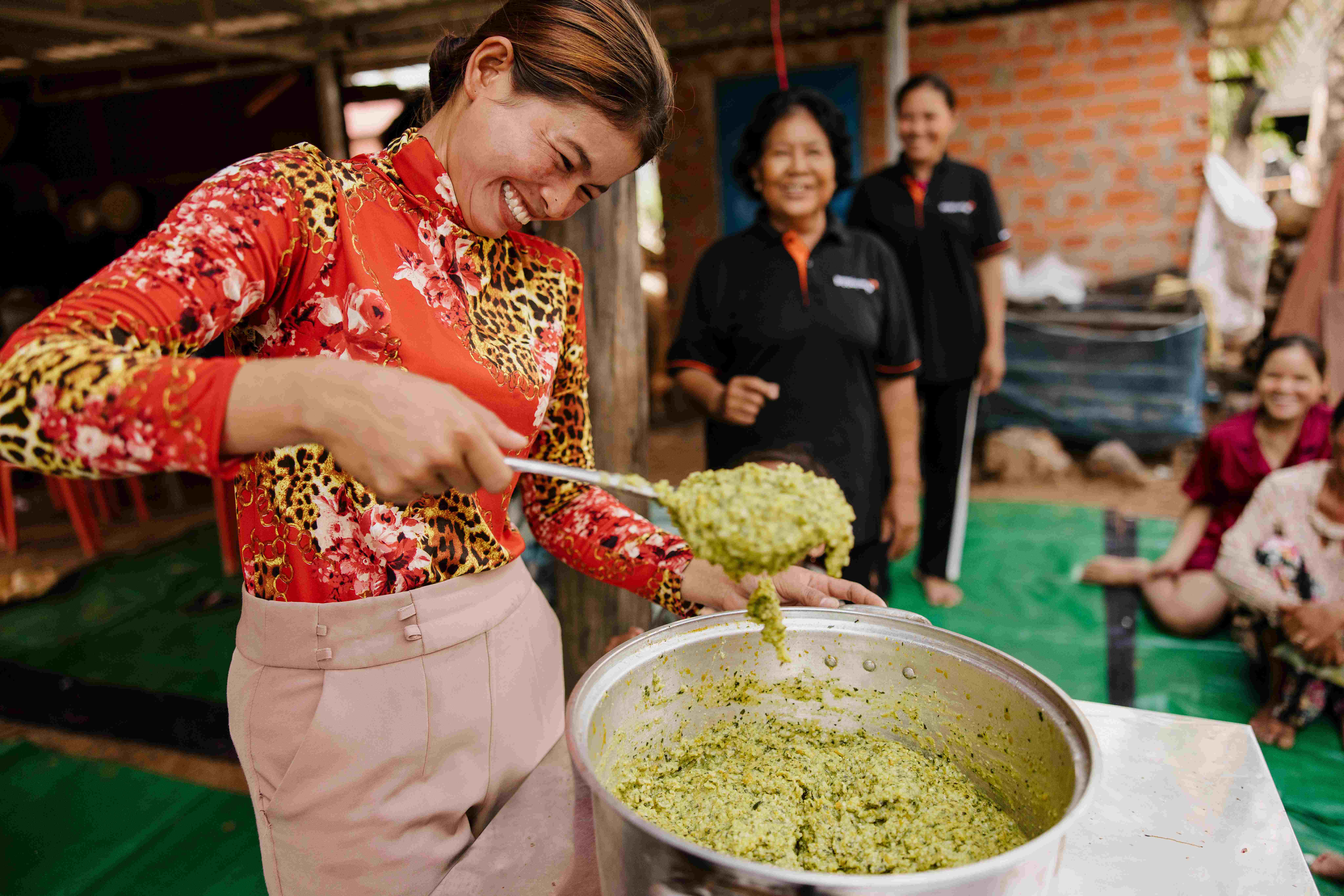 This colourful concoction packed full of nutrient-rich vegetables, proteins and carbohydrates might just look like a big pot of gruel, but in Cambodian villages, this super-food is saving kid’s lives.