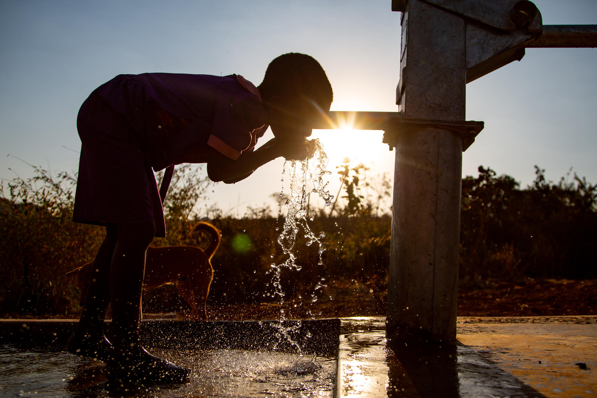 Ireen drinks the clean water