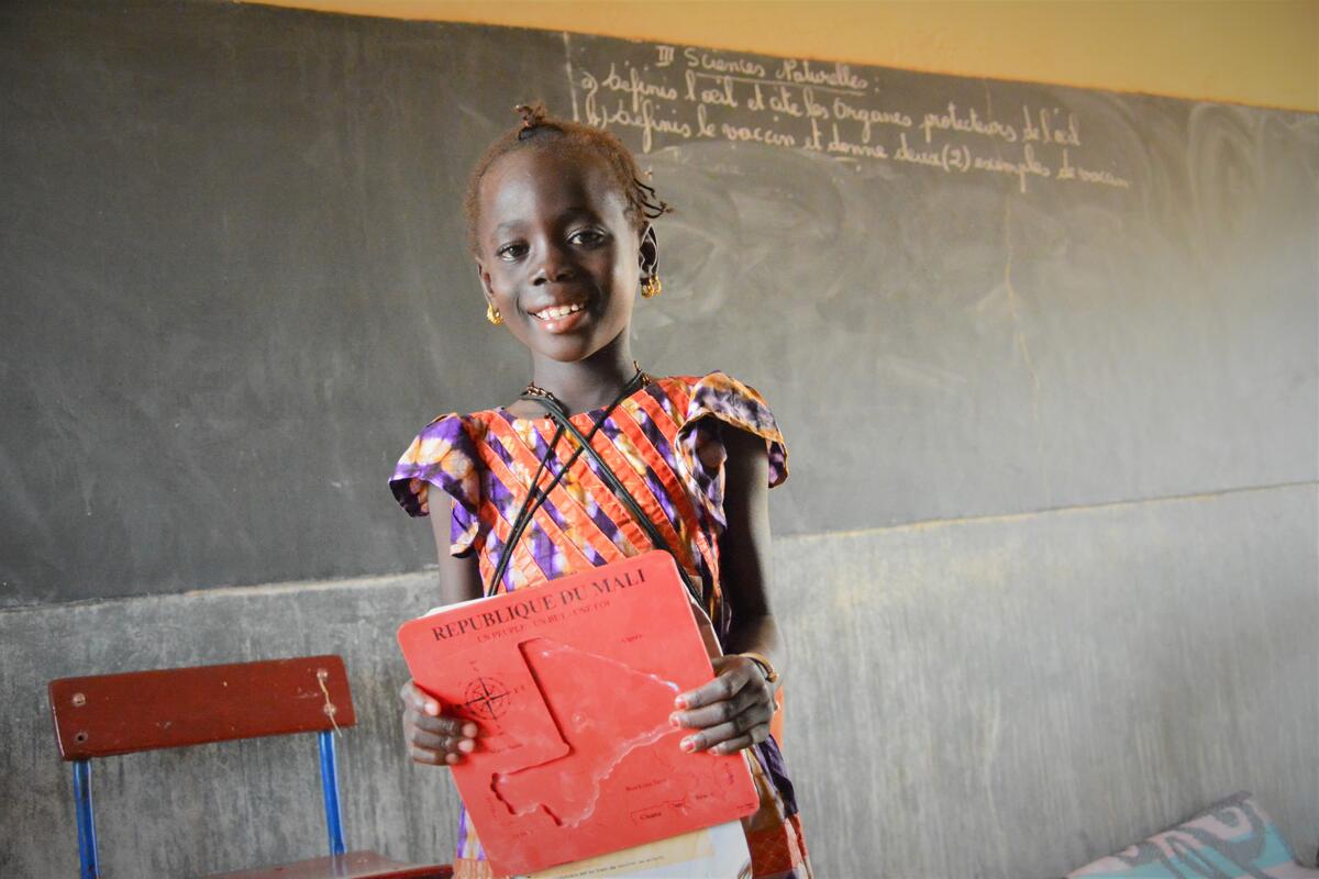 Aichata has renewed hope for the future now that she has access to food and is back in school.