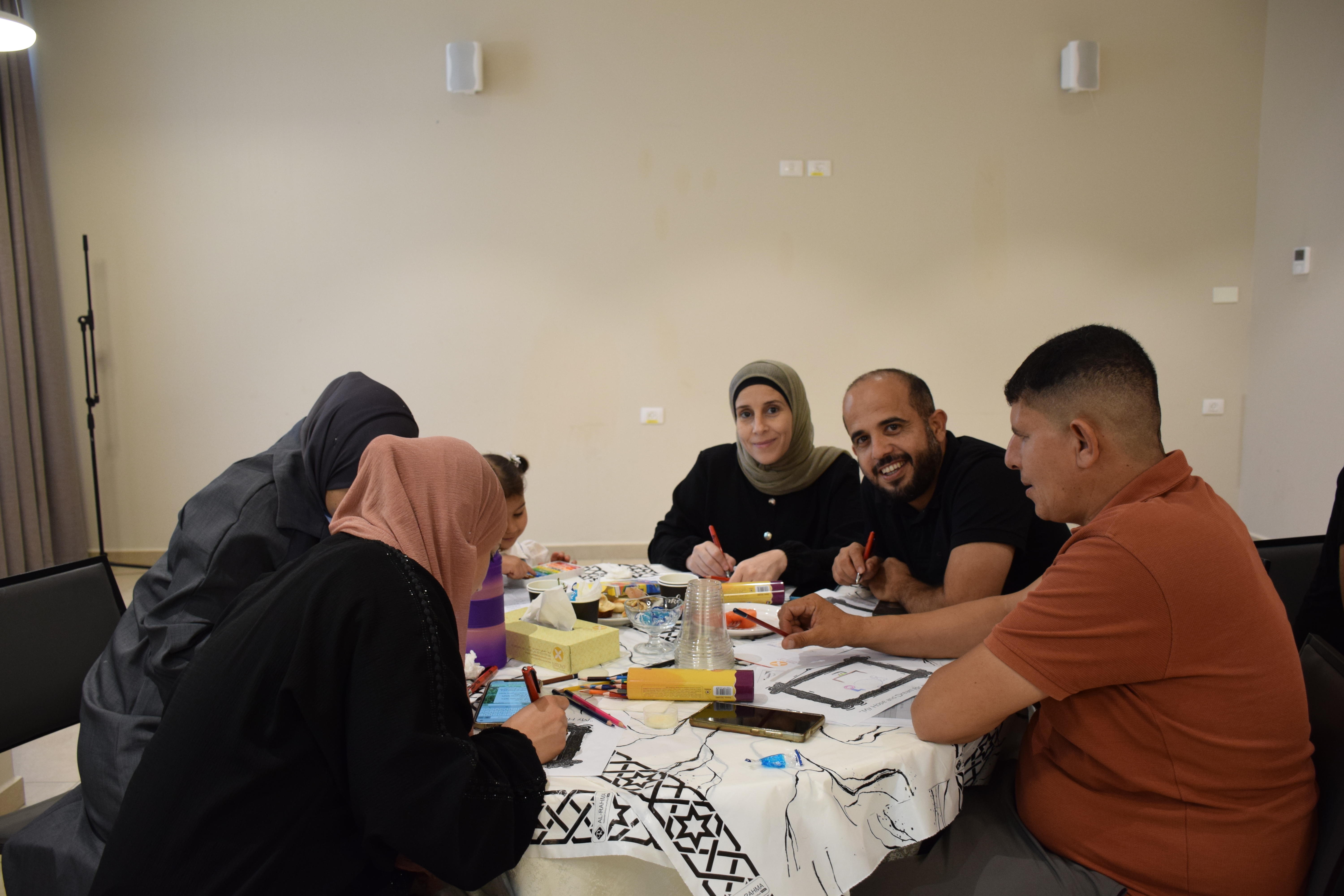 The workshop aims to offer the families participating a safe space to talk about the issues affecting their lives with other families