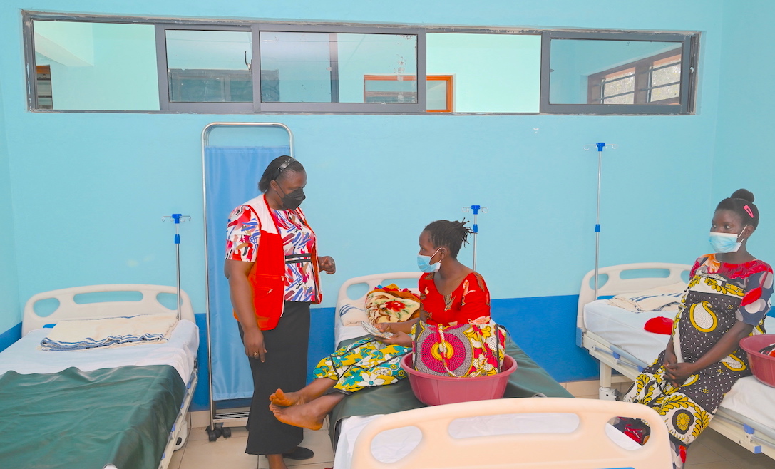 Women enjoy the newly constructed and fully equipped maternity wing by World Vision at Jaribuni Health Dispensary in Kilifi County, Kenya.