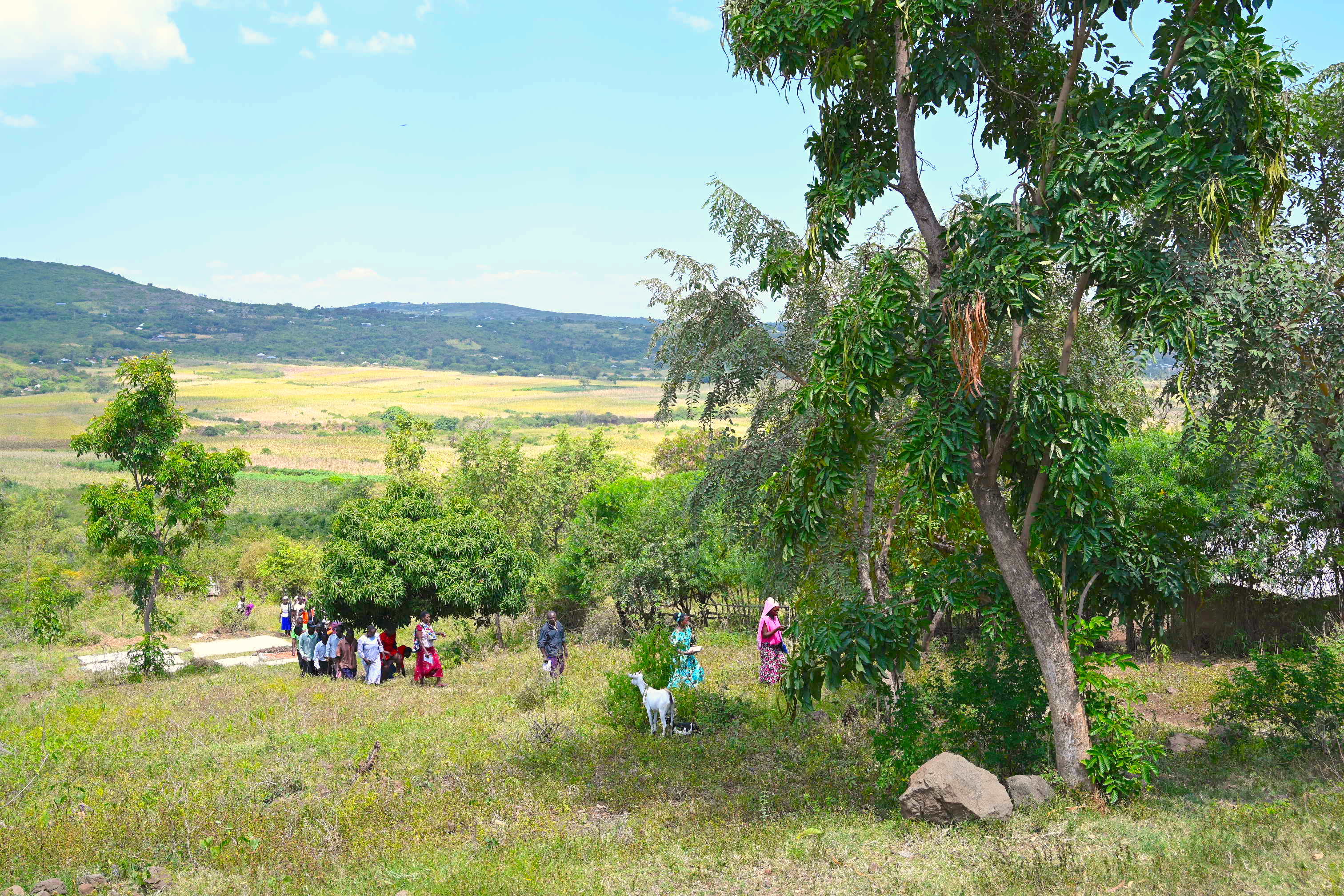 The hilly terrain of Homa Bay is tiring to traverse in hot weather. ©World Vision Photo/Sarah Ooko.