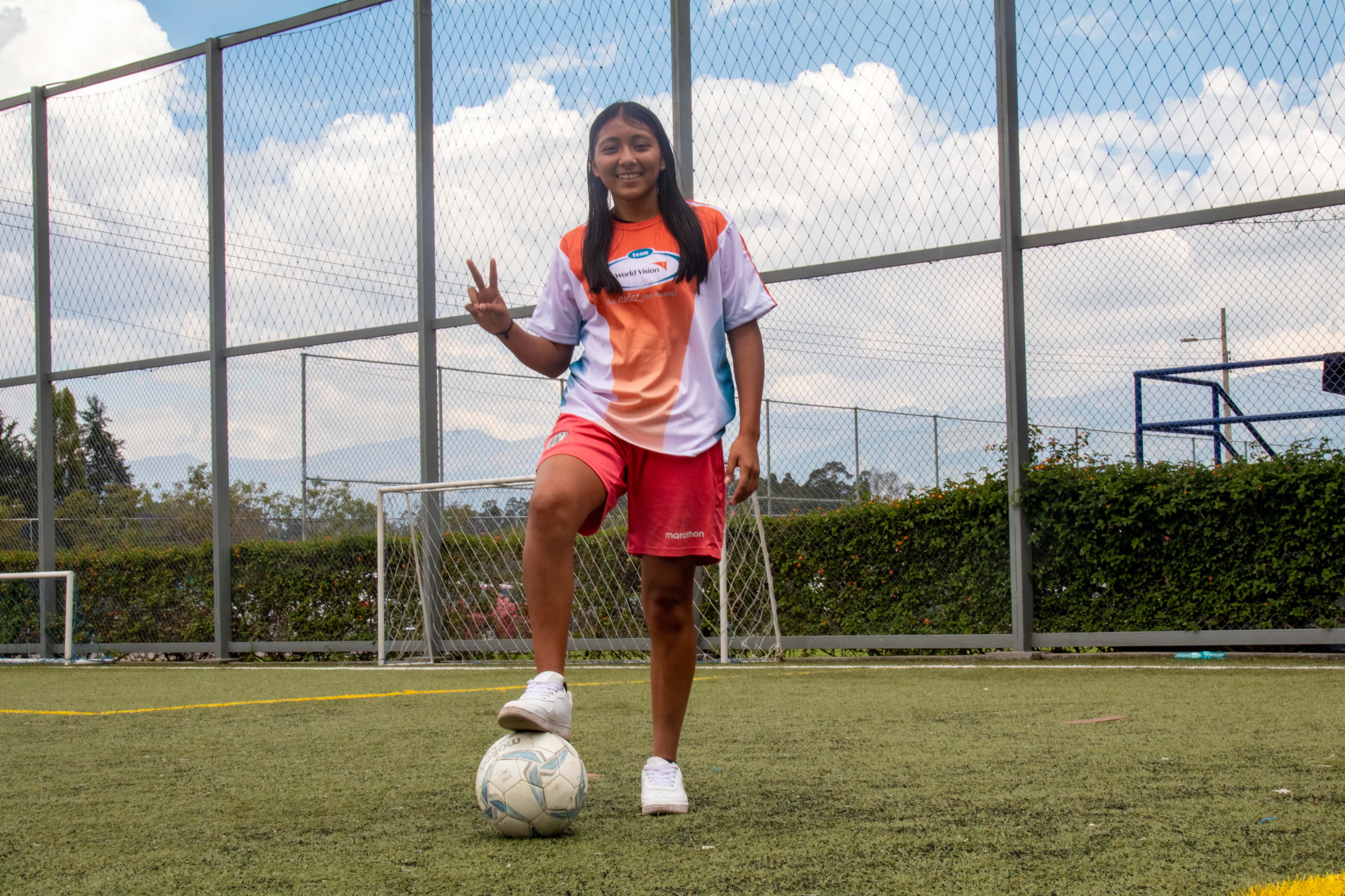 Evelyn, 16, soccer player from Ecuador