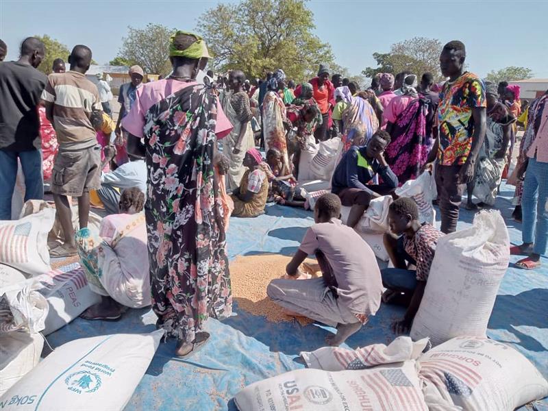 Families receive food rations