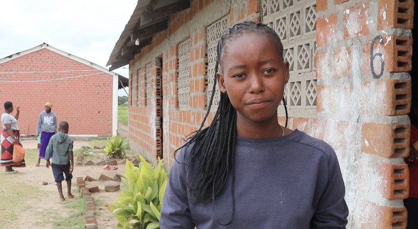 Amélia Eduardo,16, awaits the reopening of her school