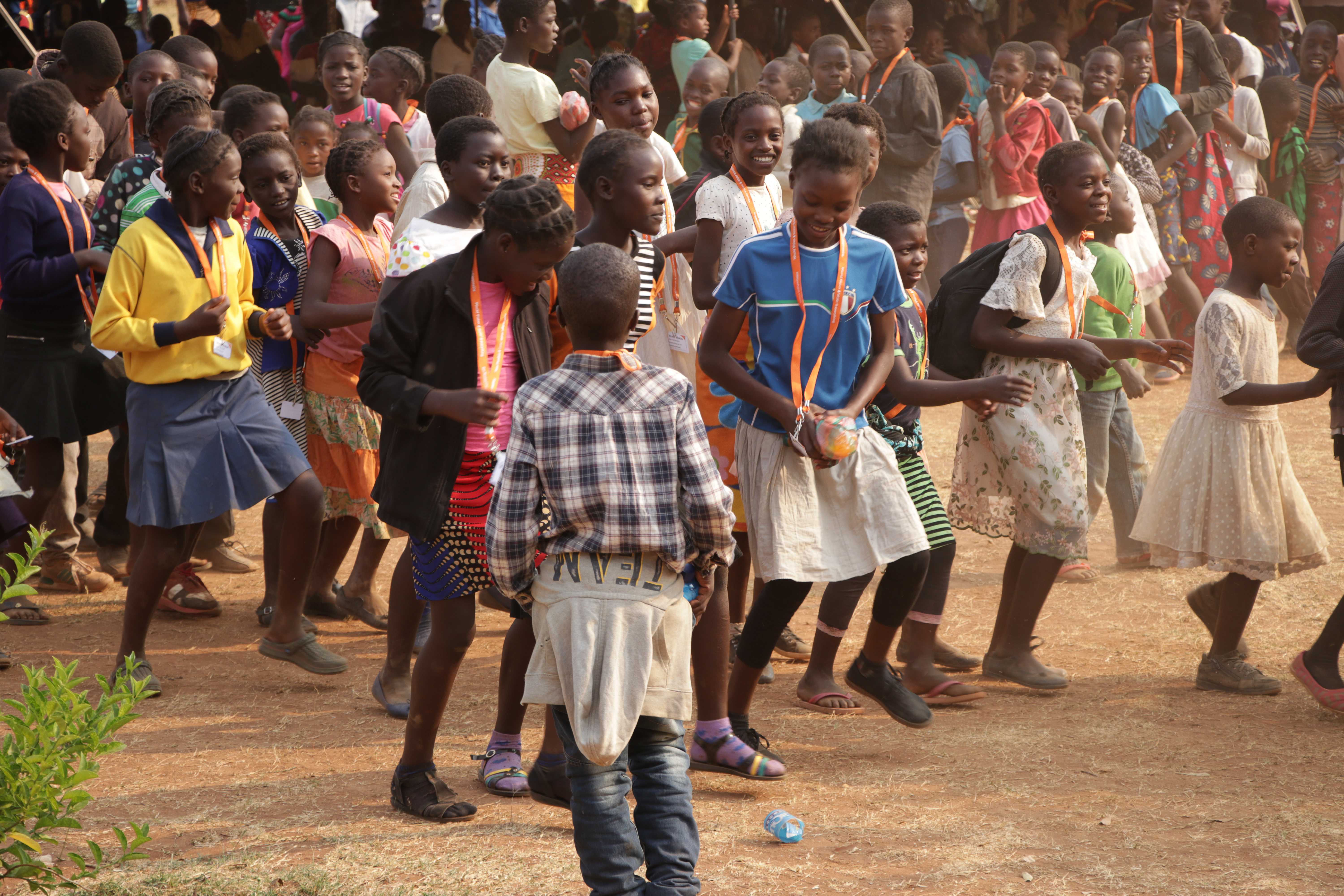 KIDS DANCING