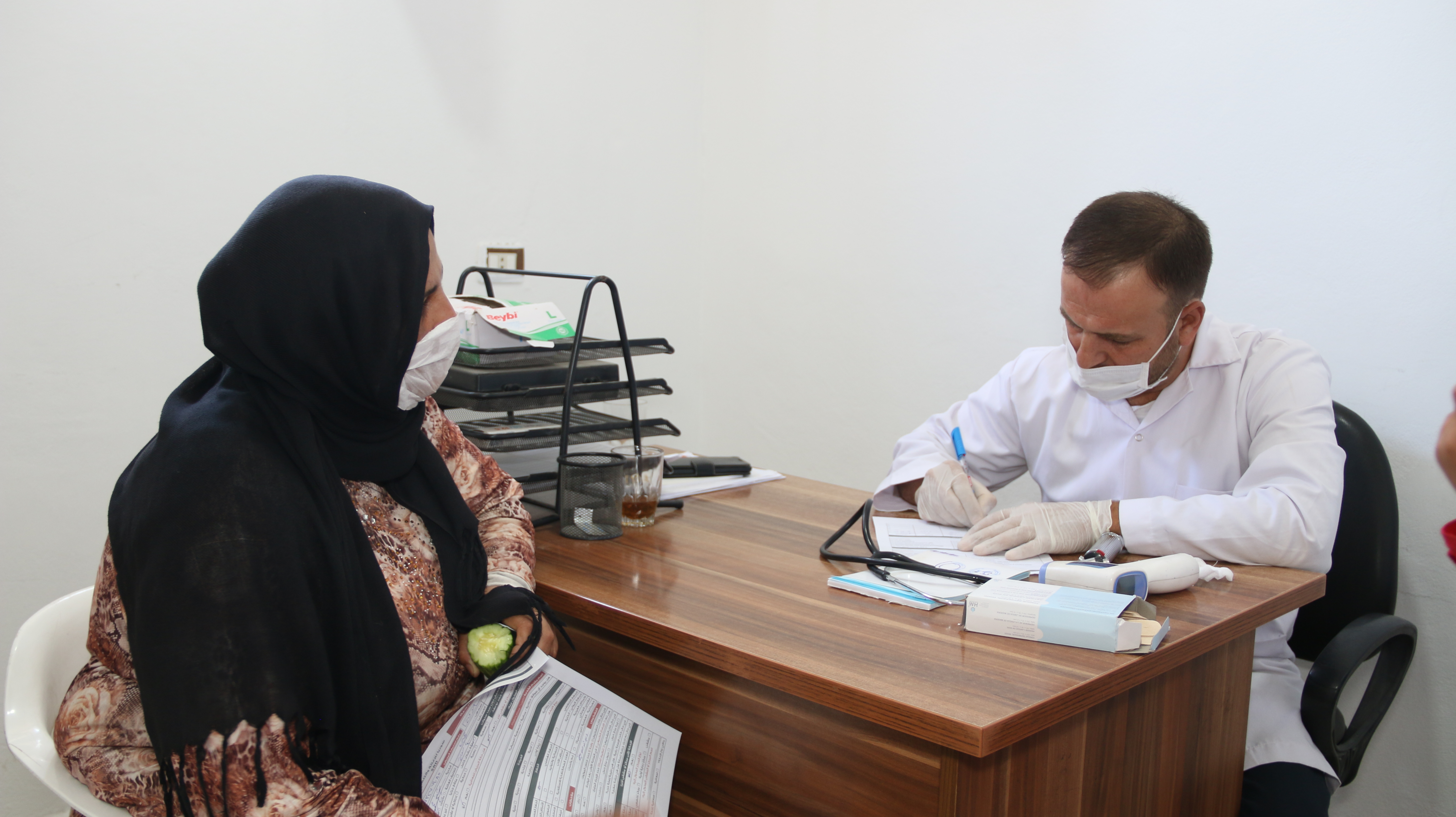 A regular beneficiary at a health centre supported by the EU Humanitarian Aid fell ill with diabetes after she turned 50, and the general practitioner received her.