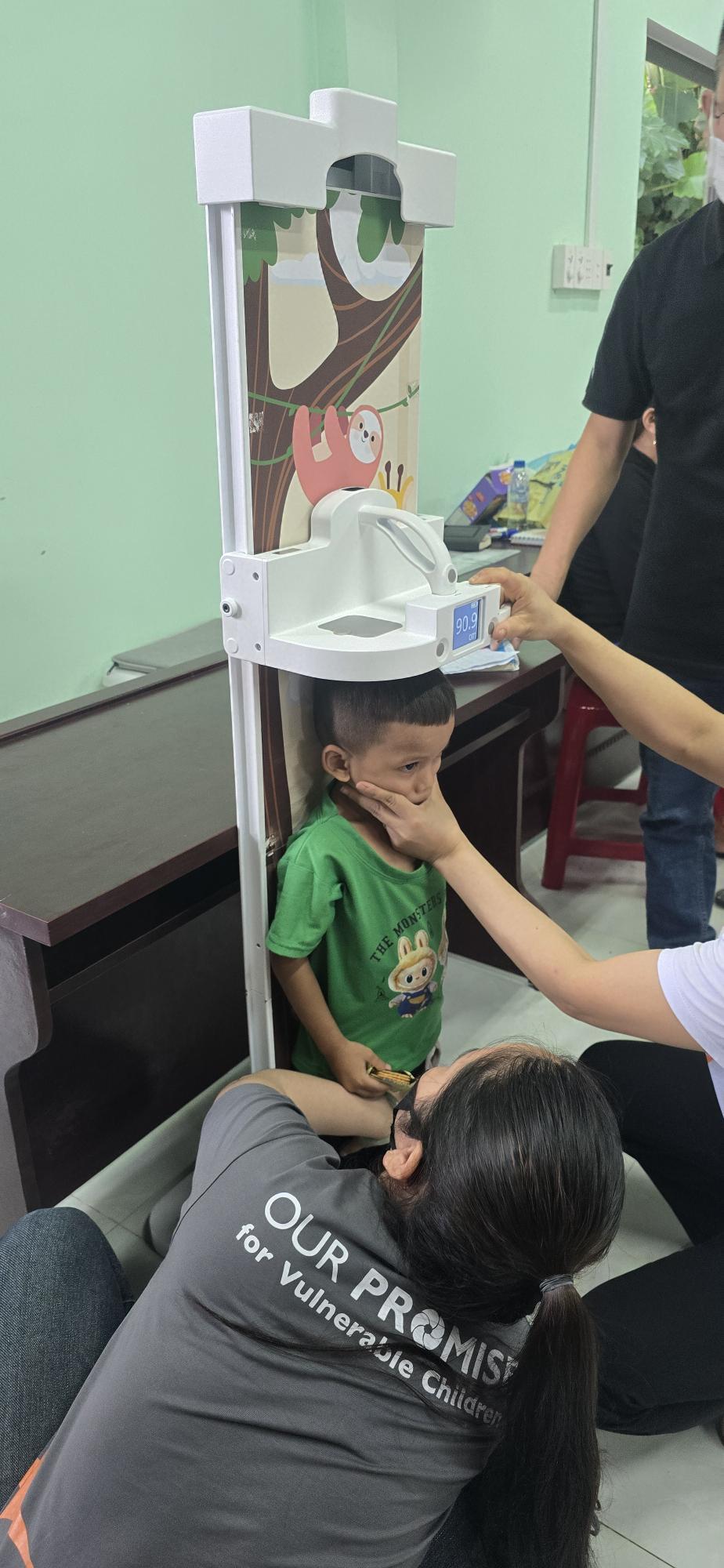 Laser Measuring Device in use in Viet Nam