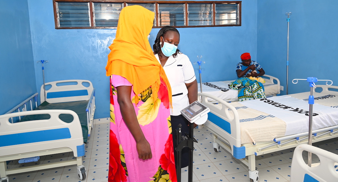 Aisha (far end) enjoys the new maternity wing room at Midoina Dispensary in Kilifi County, Kenya.©World Vision Photo/Sarah Ooko.