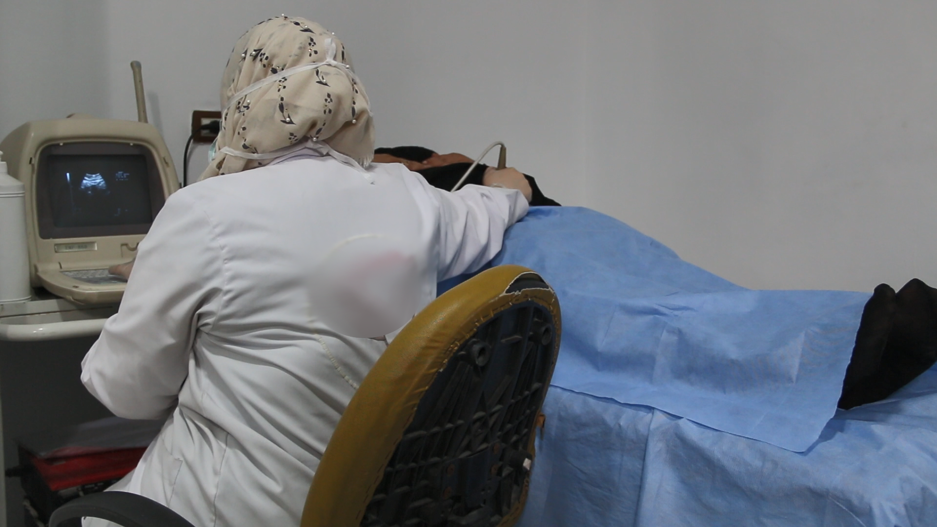 A 35-year-old pregnant woman periodically visits WV’s health centre in Northwest Syria to check on her pregnancy and baby's health, and to receive advice from the centre’s midwife.