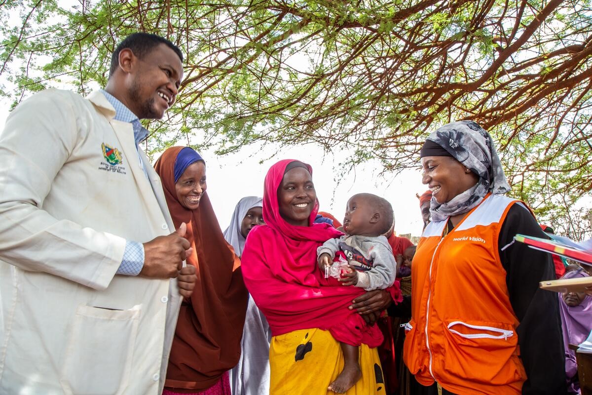 Mary Njeri with medical staff in Somalia