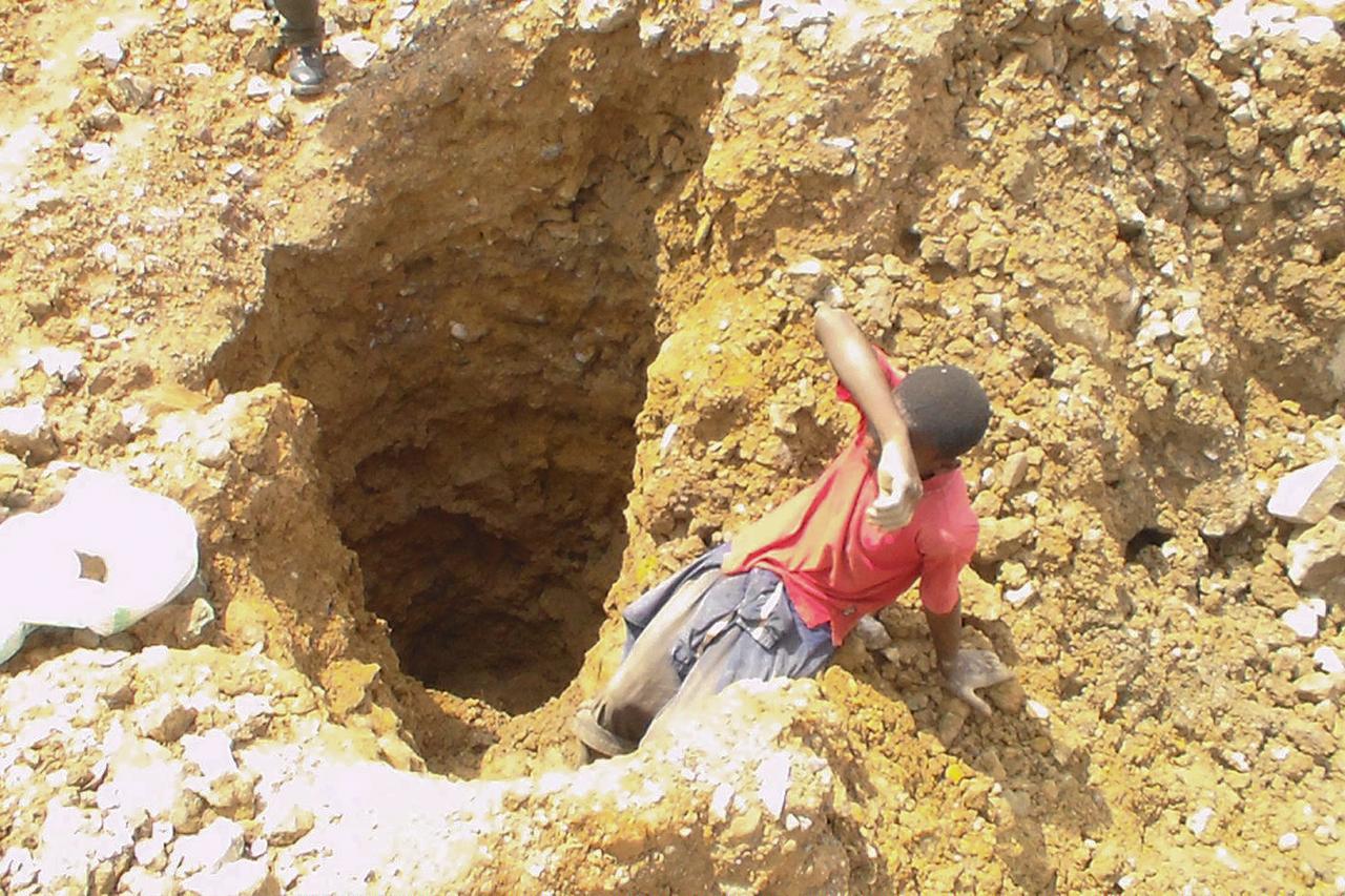 Child labour in Busia gold mines.