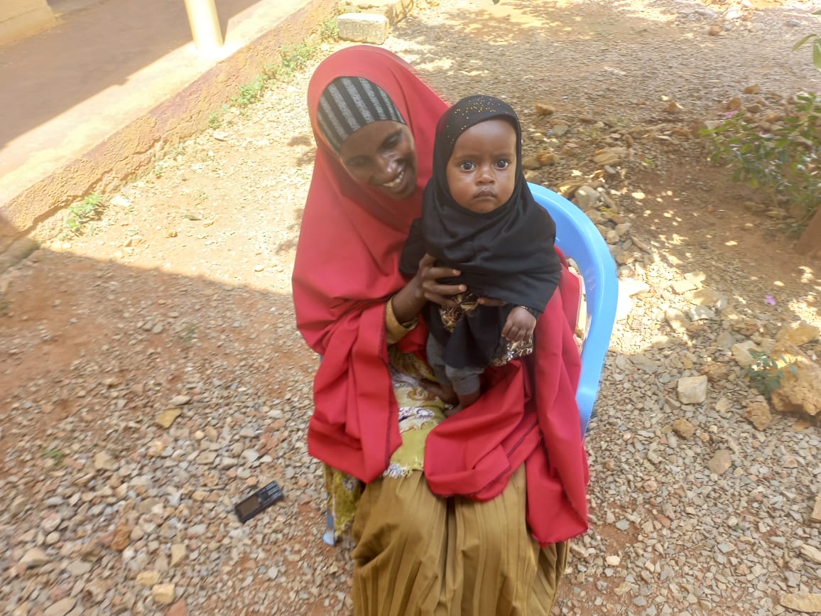 Hamdi and her mother pictured in December 2022