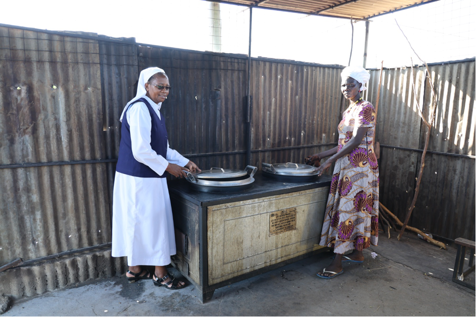 The use of these stoves leads to less fuel-wood usage, fewer trees cut down, and lower greenhouse gas emissions, helping to mitigate the effects of climate change and reduce deforestation. Cookstoves have proven to be easier to use, and they are also eco-friendly.