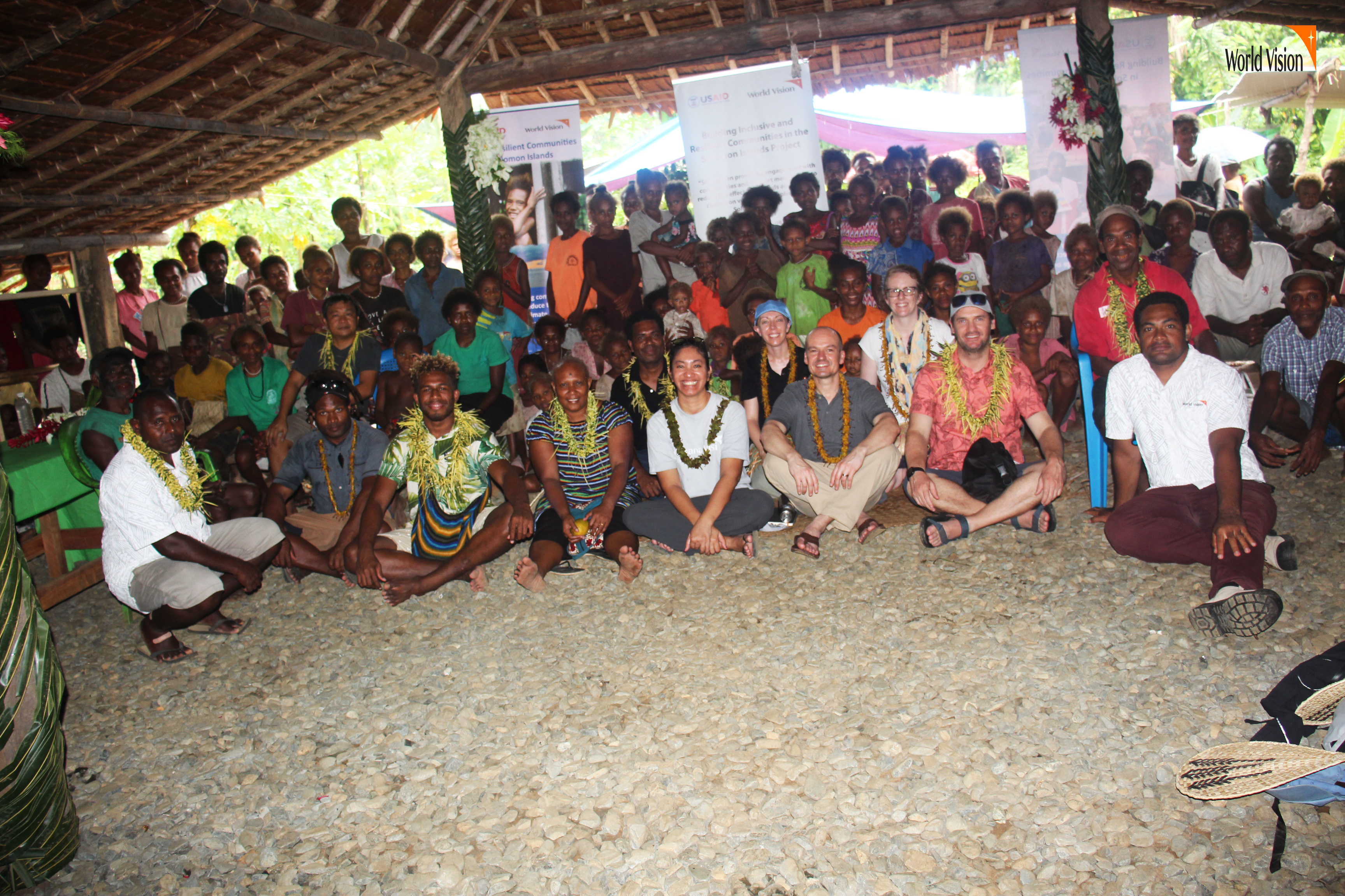 Belanimanu community and visiting team