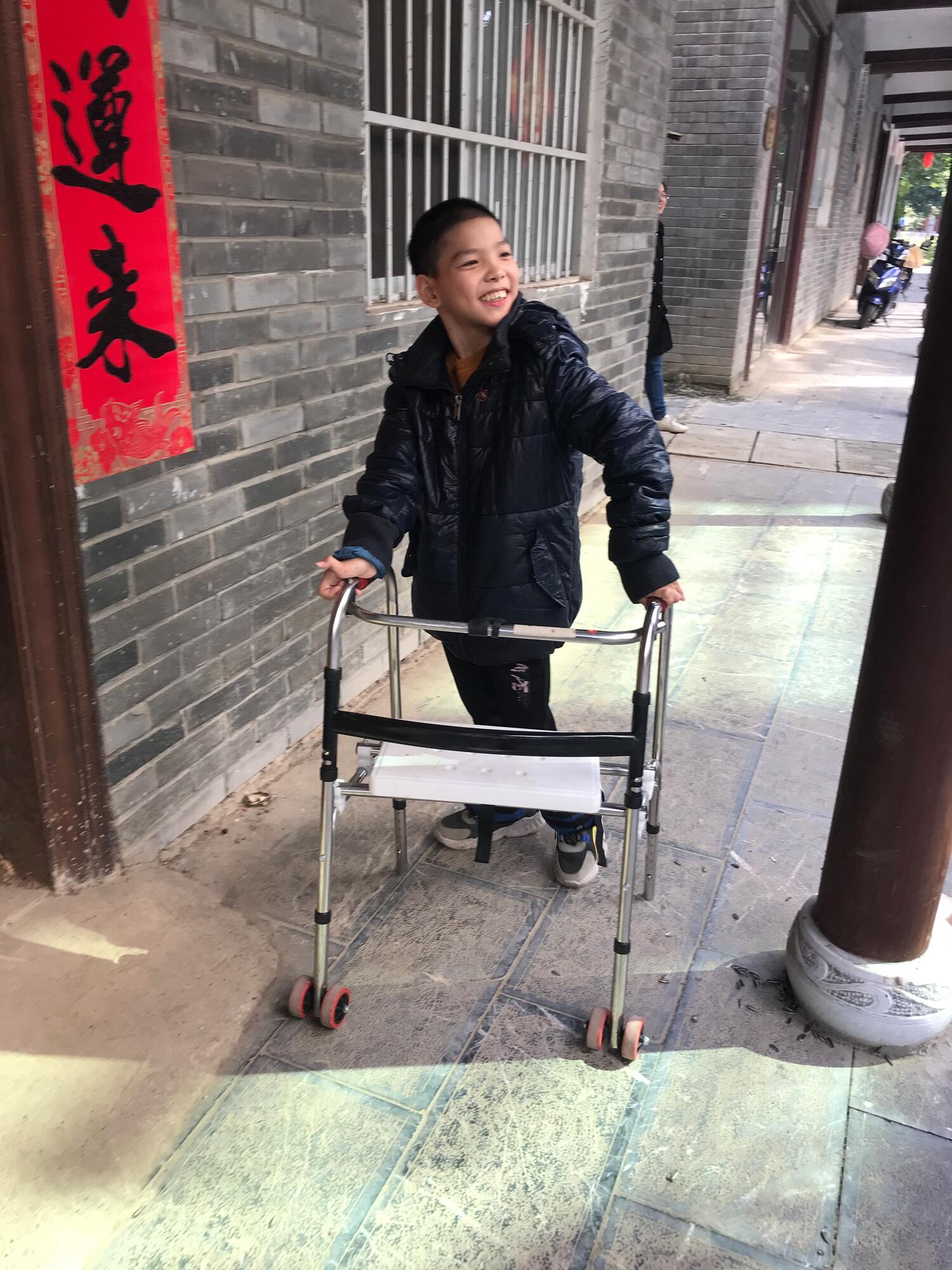 Xiao Ran learning at the rehabilitation centre