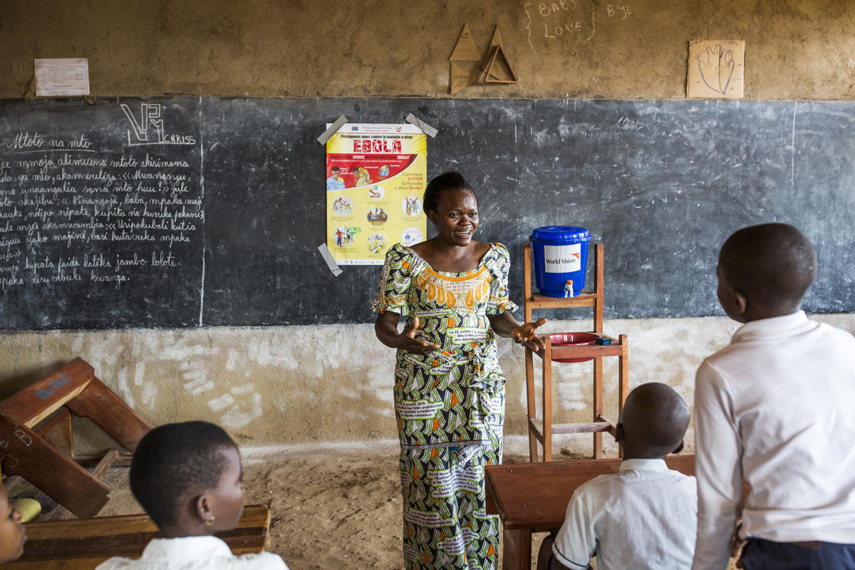 Schools in DRC help prevent the spread of Ebola