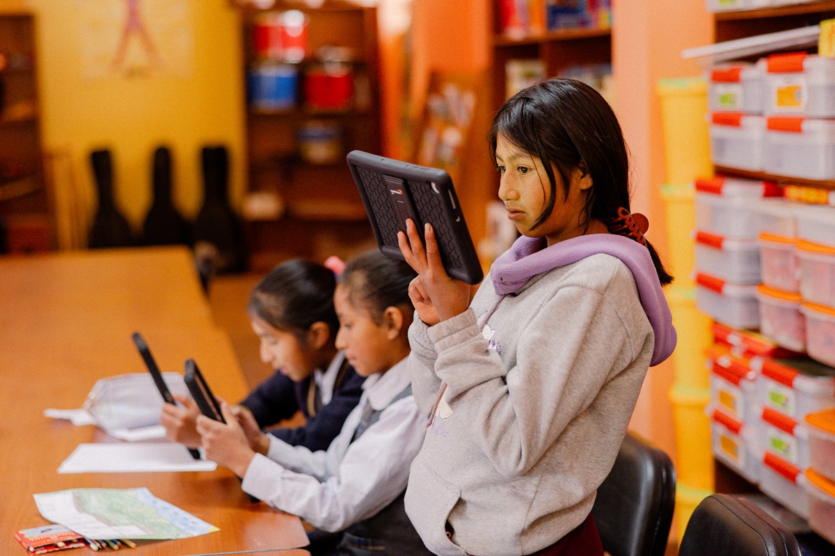 children in latin america with tablet devices