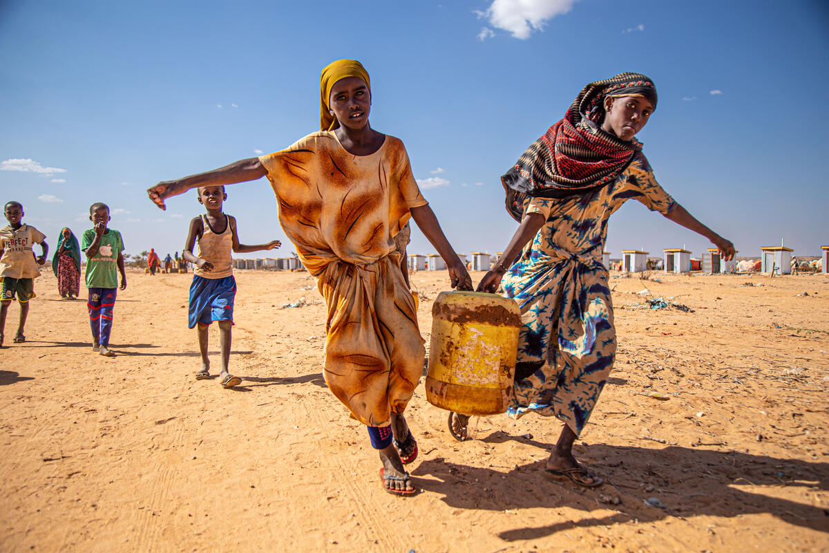 Carrying water in Somalia
