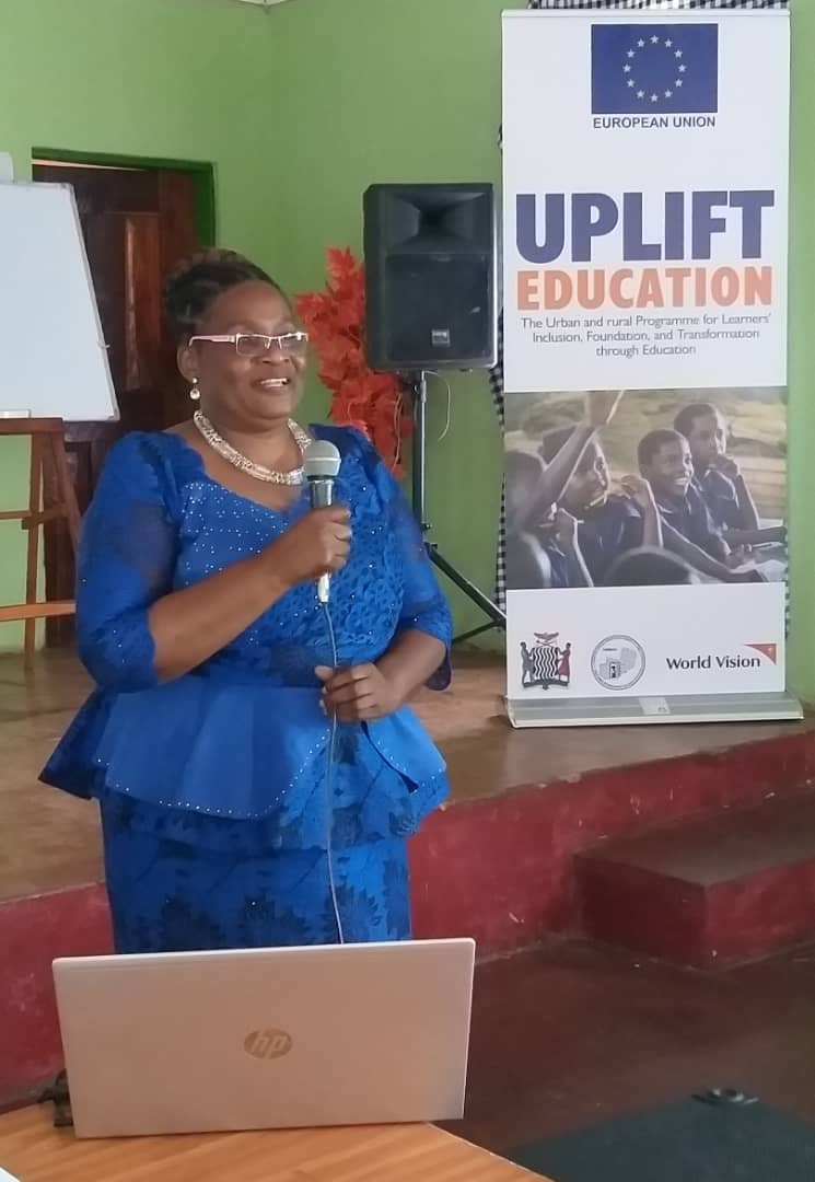 dr. botha speaking at uplift startup workshop