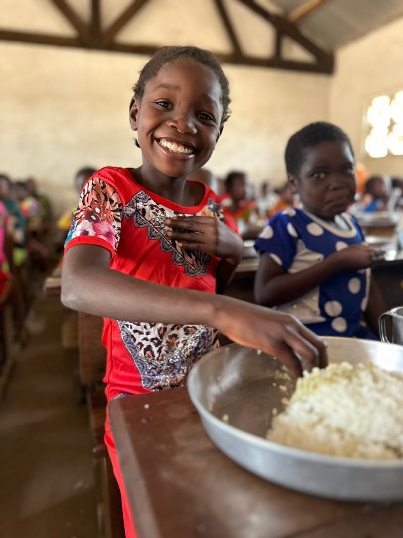 Le programme de distribution de repas scolaires en République centrafricaine : Une journée extraordinaire et les perspectives d'avenir prometteuses