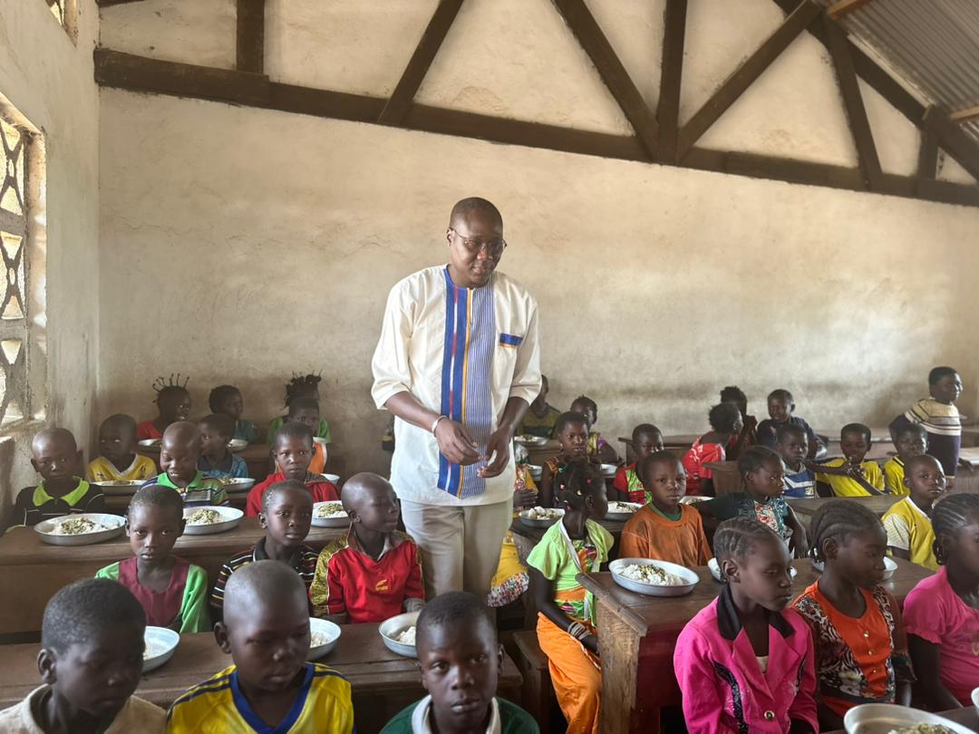 Le programme de distribution de repas scolaires en République centrafricaine : Une journée extraordinaire et les perspectives d'avenir prometteuses