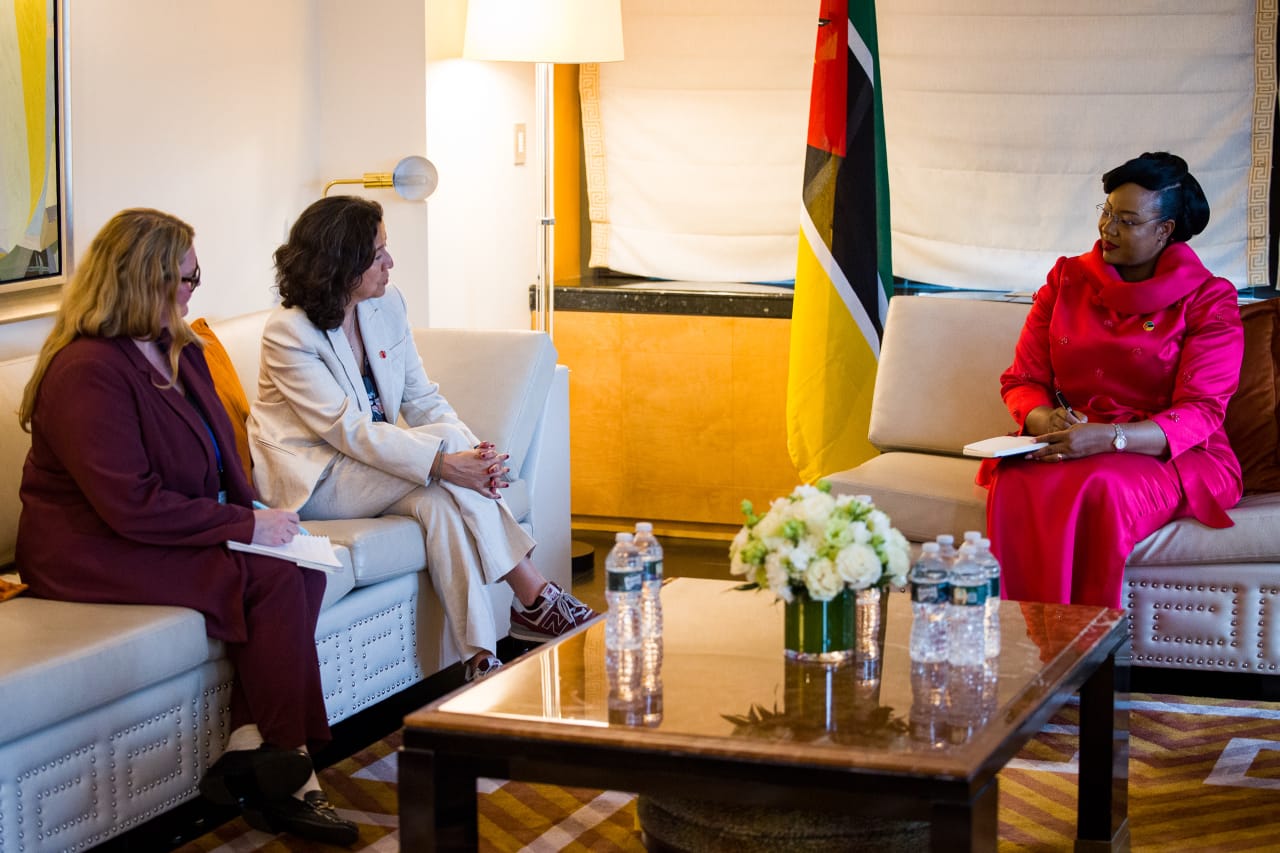 First lady of Mozambique (on the right) meeting with World Vision team.