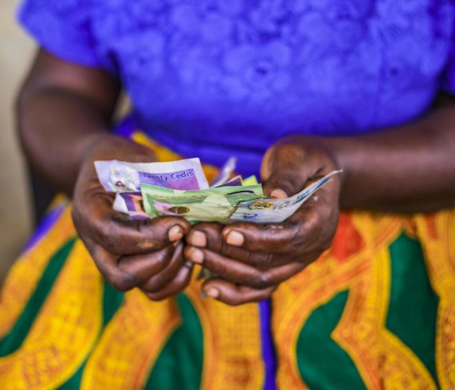 woman handling money 