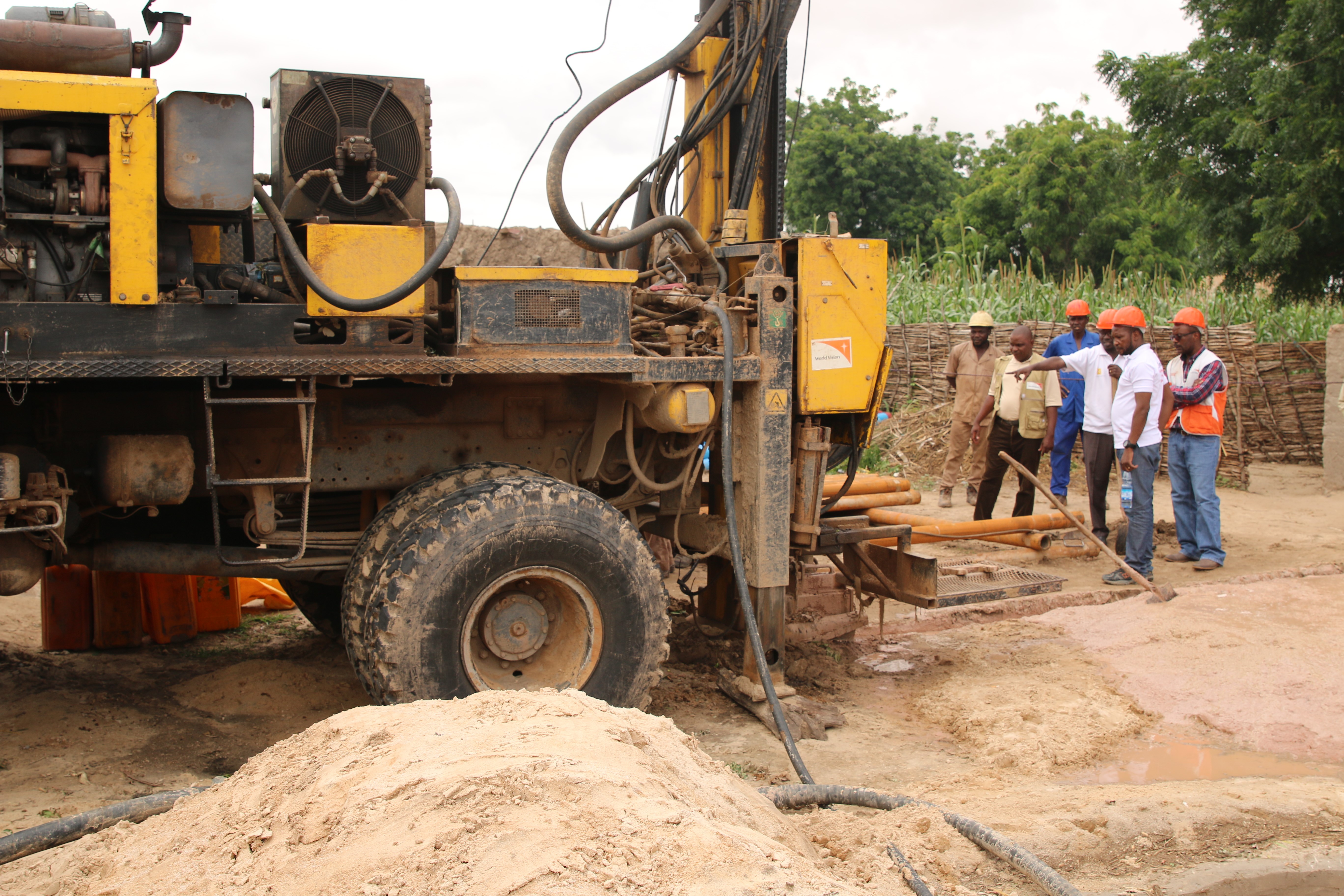 World Vision Niger's management team learns how to drill
