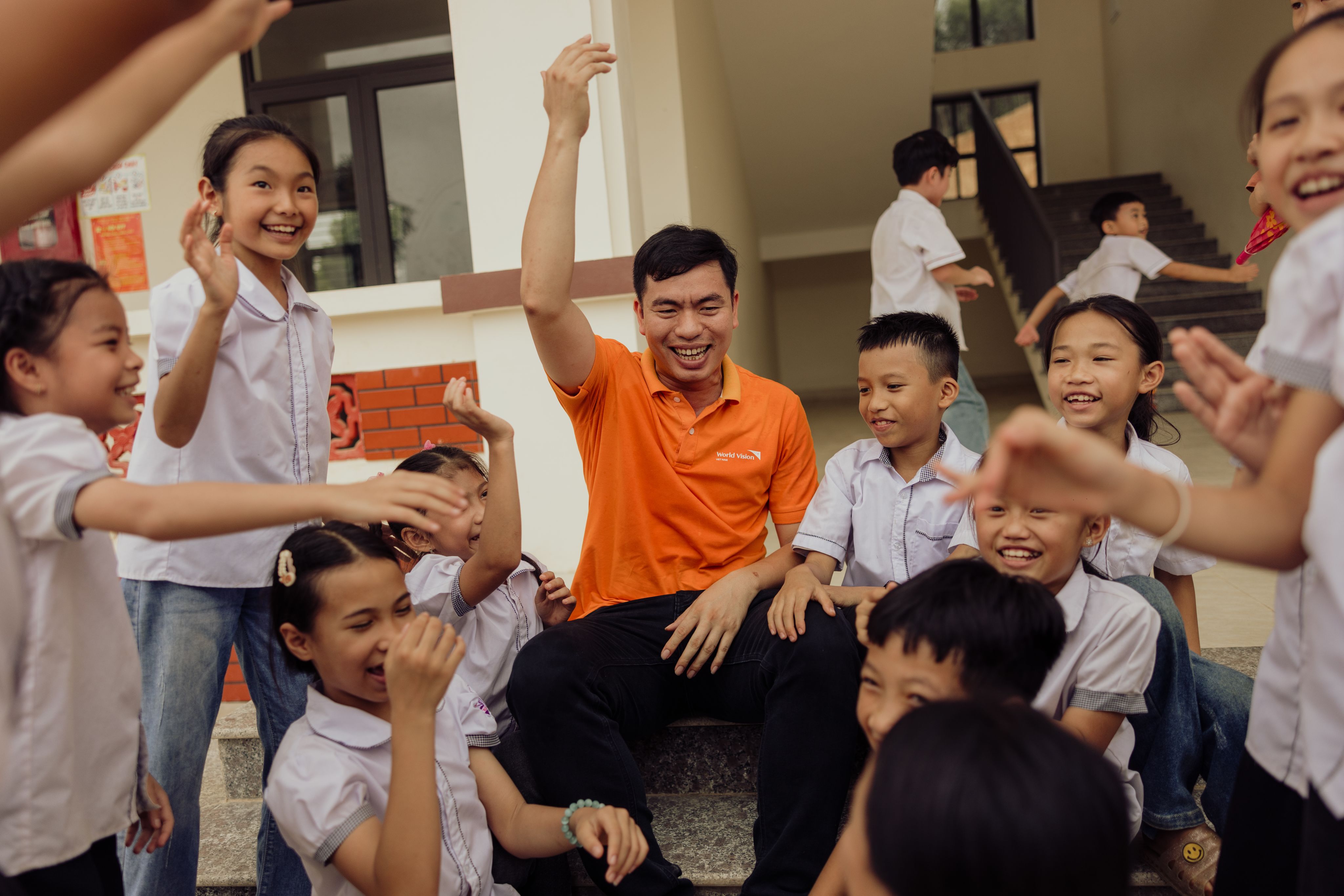 Photos of Group Sponsor from Singapore, Property Lim Brother in Sambor Area Programme. Sponsors explore about the challenges and achievement of Health & Nutrition, Water & Sanitation and Child Protection and understand the living of most vulnerable families.