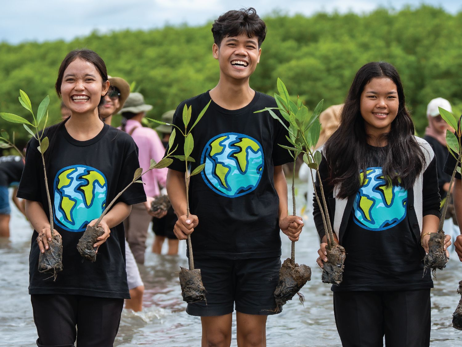 Cambodian youth pave the way for climate action.