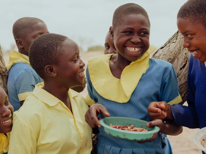 school feeding_Bamba girls