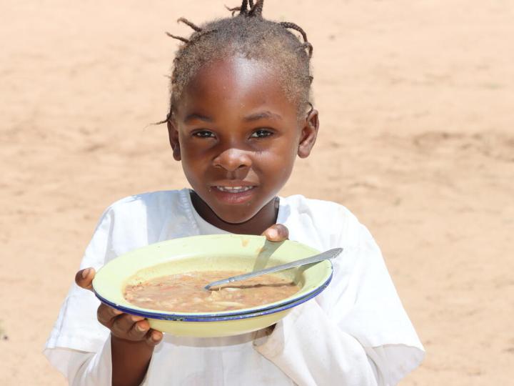 School feeding in Angola