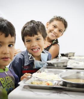 Niños participantes en el Comedor "Jardín de Esperanza"